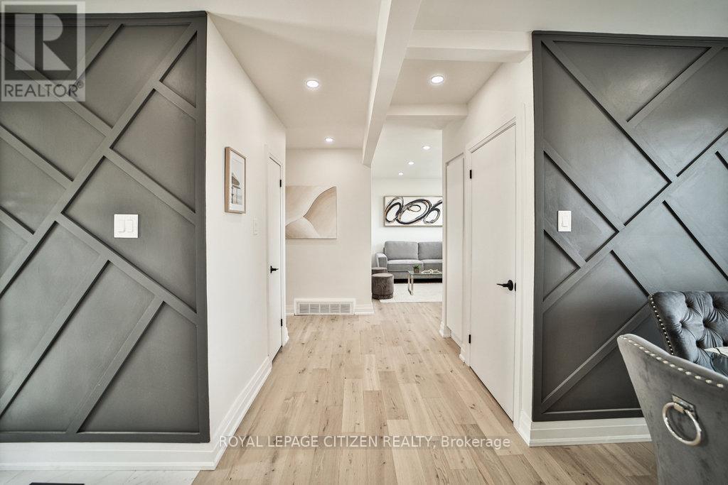 34 Belleglade Court, Toronto, Ontario  M9M 2W4 - Photo 11 - W12939068