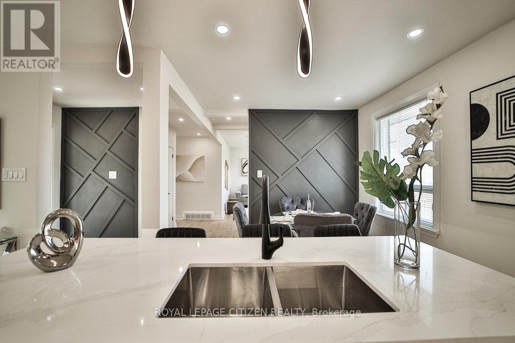 34 Belleglade Court, Toronto, Ontario  M9M 2W4 - Photo 13 - W12939068