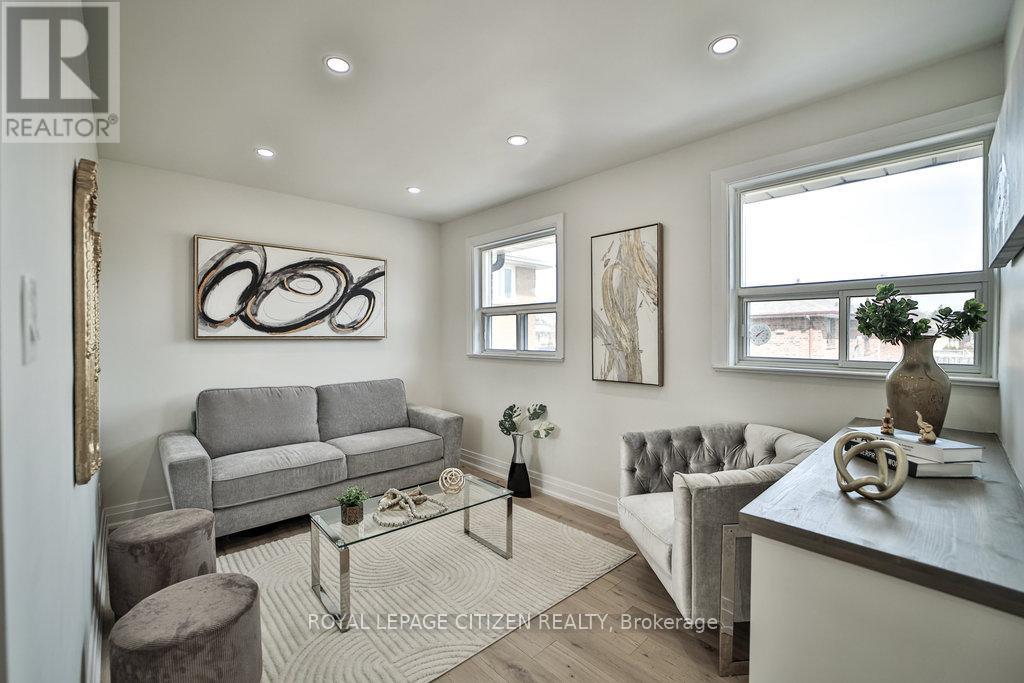 34 Belleglade Court, Toronto, Ontario  M9M 2W4 - Photo 20 - W12939068