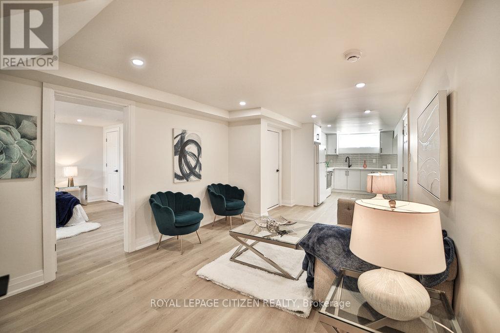 34 Belleglade Court, Toronto, Ontario  M9M 2W4 - Photo 39 - W12939068