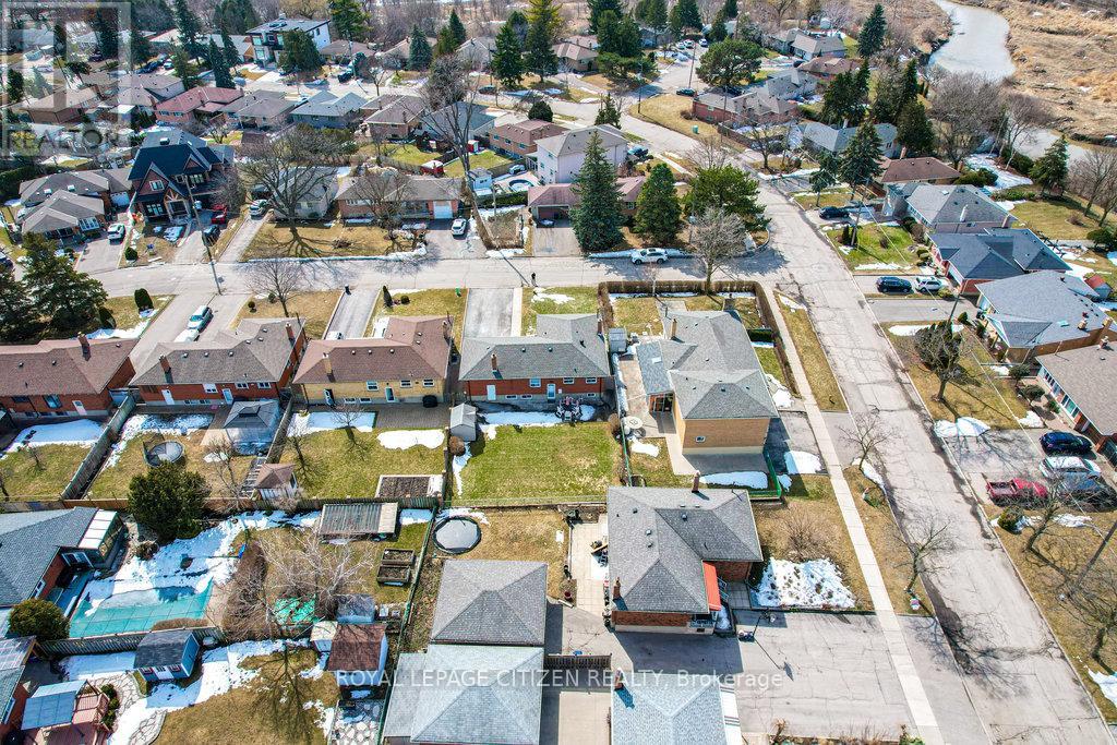 34 Belleglade Court, Toronto, Ontario  M9M 2W4 - Photo 46 - W12939068