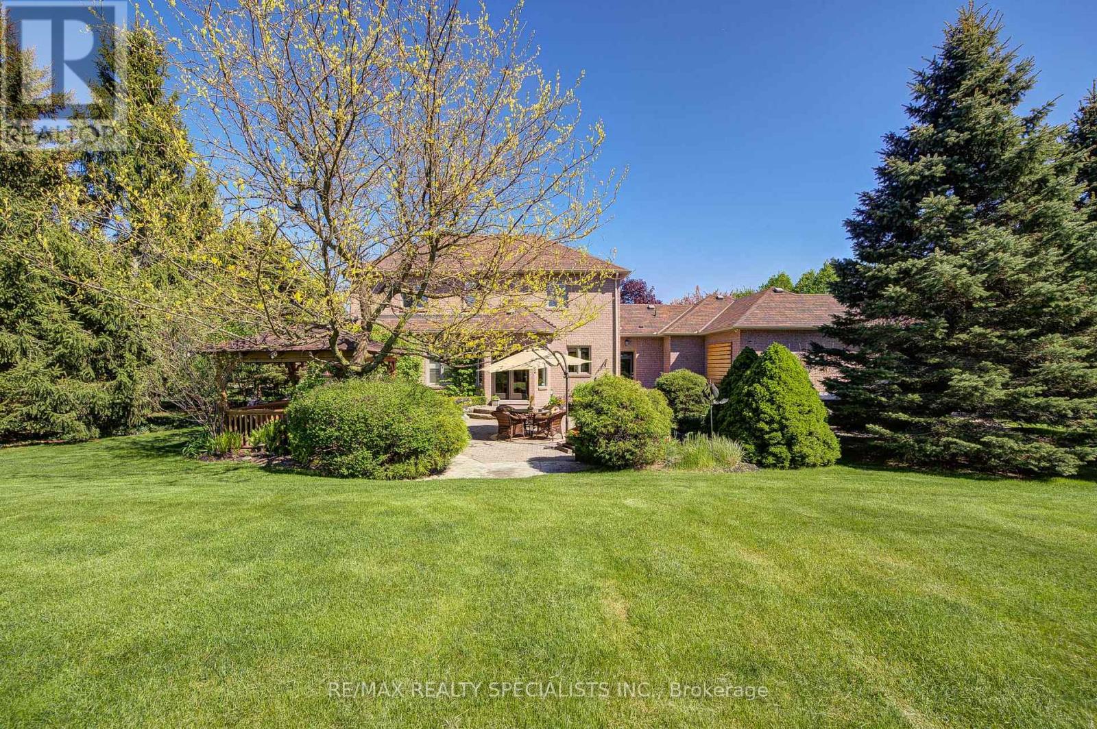 11 Bridlewood Boulevard, Halton Hills, Ontario  L0P 1H0 - Photo 48 - W12939078