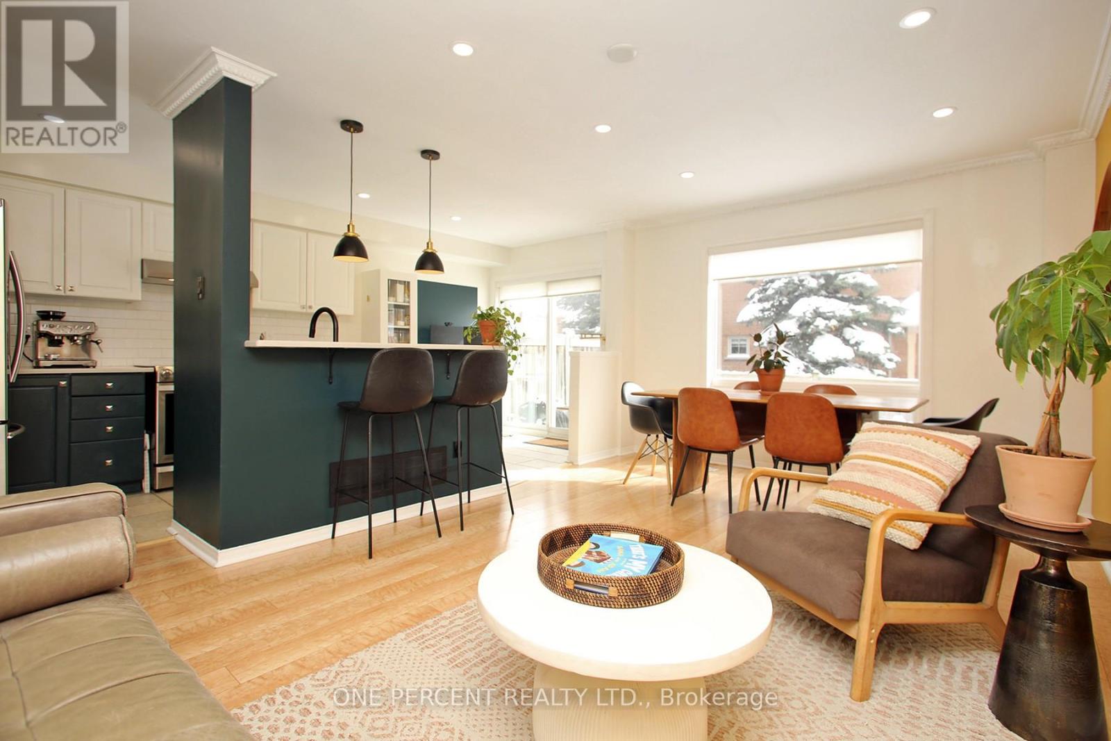 55 - 5223 Fairford Crescent, Mississauga (East Credit), Ontario  L5V 2M6 - Photo 4 - W12939124