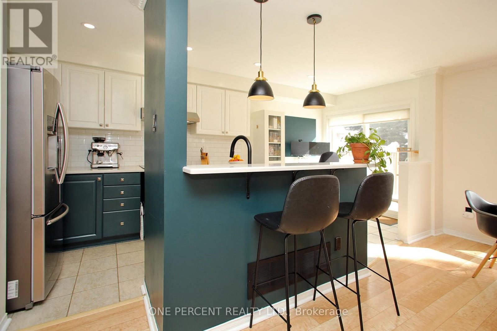 55 - 5223 Fairford Crescent, Mississauga (East Credit), Ontario  L5V 2M6 - Photo 6 - W12939124