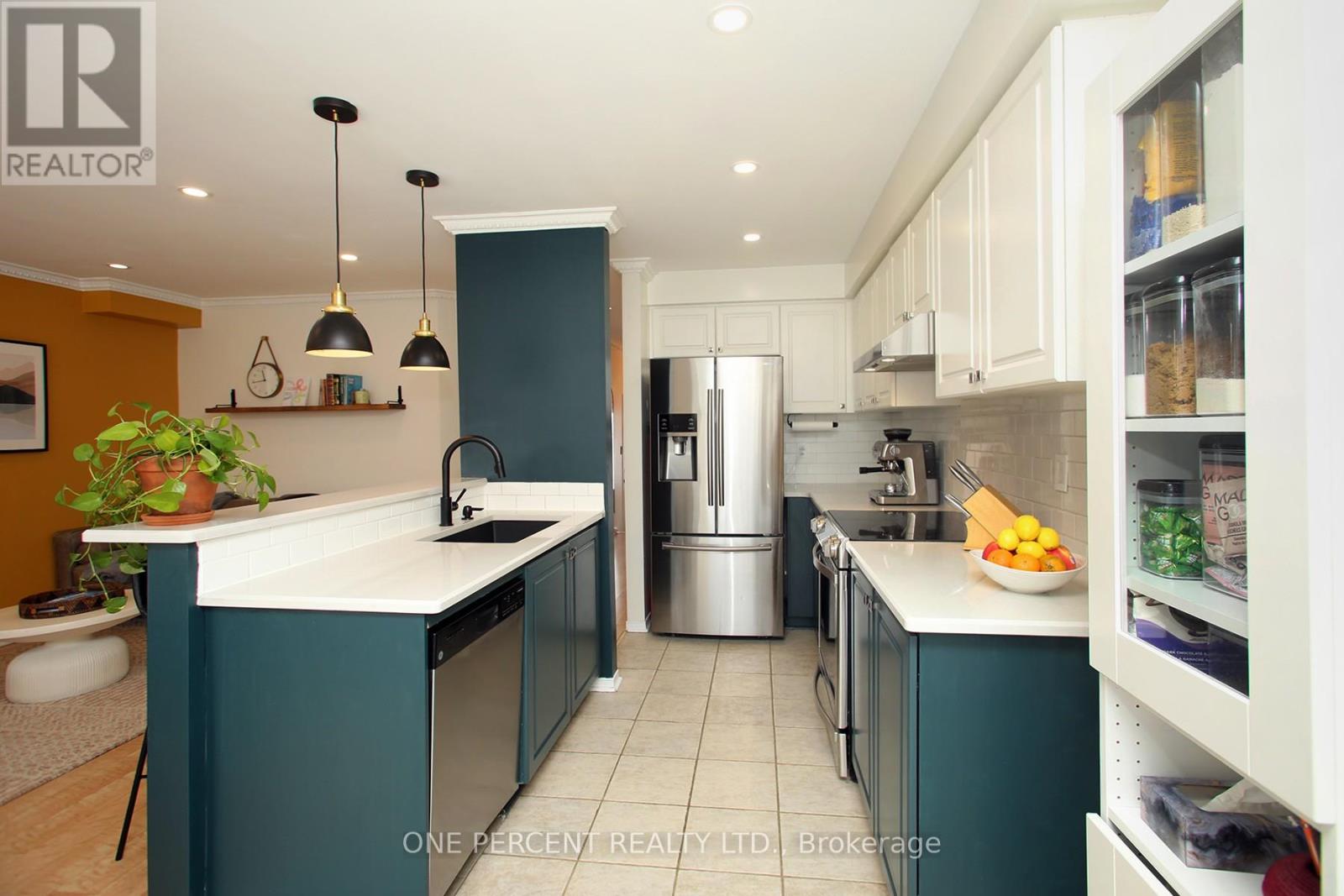 55 - 5223 Fairford Crescent, Mississauga (East Credit), Ontario  L5V 2M6 - Photo 7 - W12939124