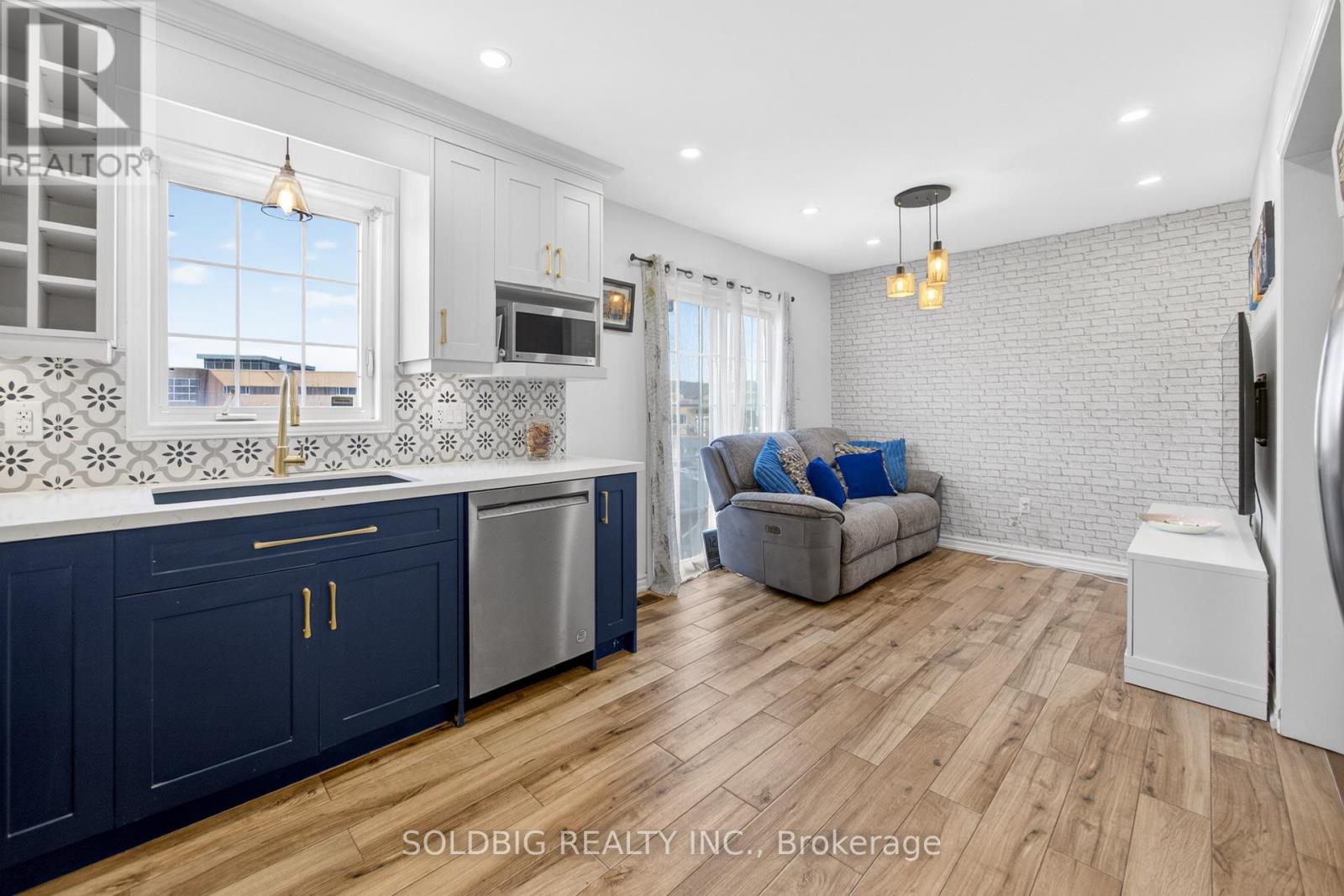 424 Chandler Crescent, Milton (Sc Scott), Ontario  L9T 0S9 - Photo 8 - W12939132