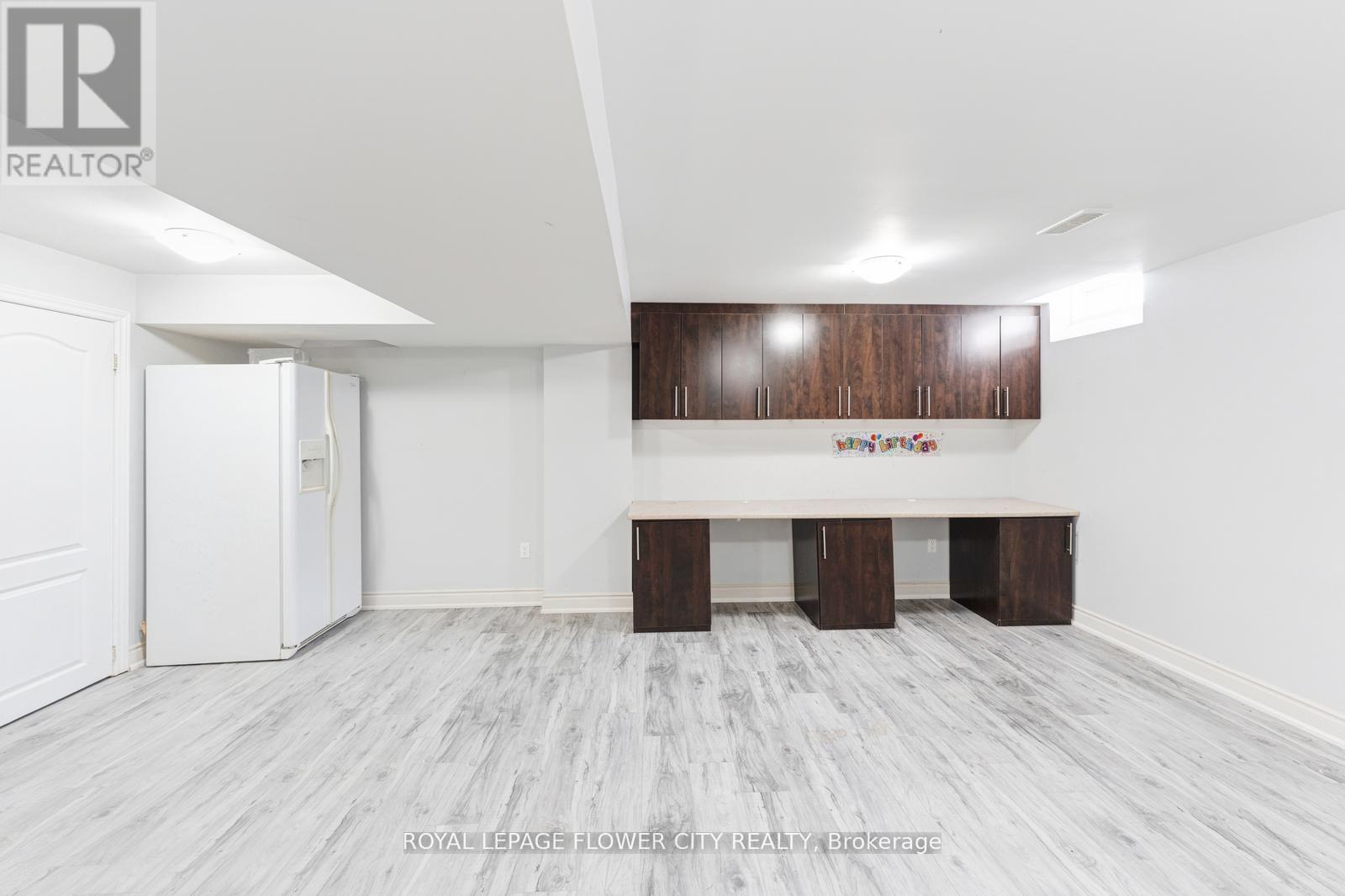 80 Dwyer Drive, Brampton (Gore Industrial North), Ontario  L6S 0B1 - Photo 38 - W12939184