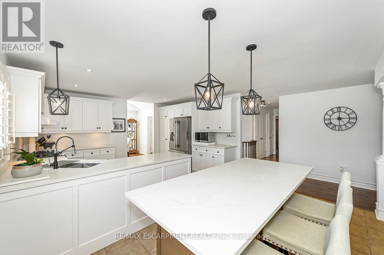 27 Carver Drive, Hamilton (Binbrook), Ontario  L0R 1C0 - Photo 12 - X12938944