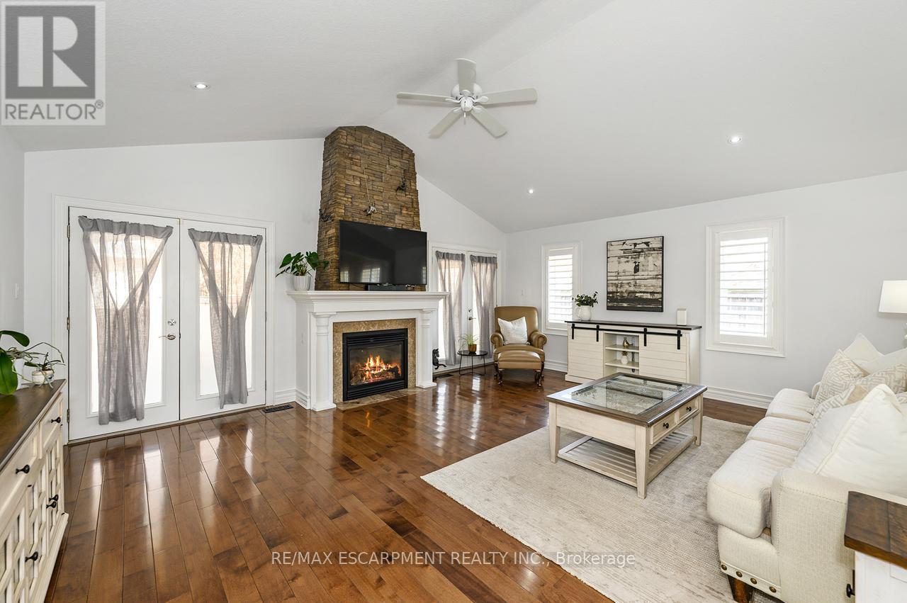 27 Carver Drive, Hamilton (Binbrook), Ontario  L0R 1C0 - Photo 13 - X12938944