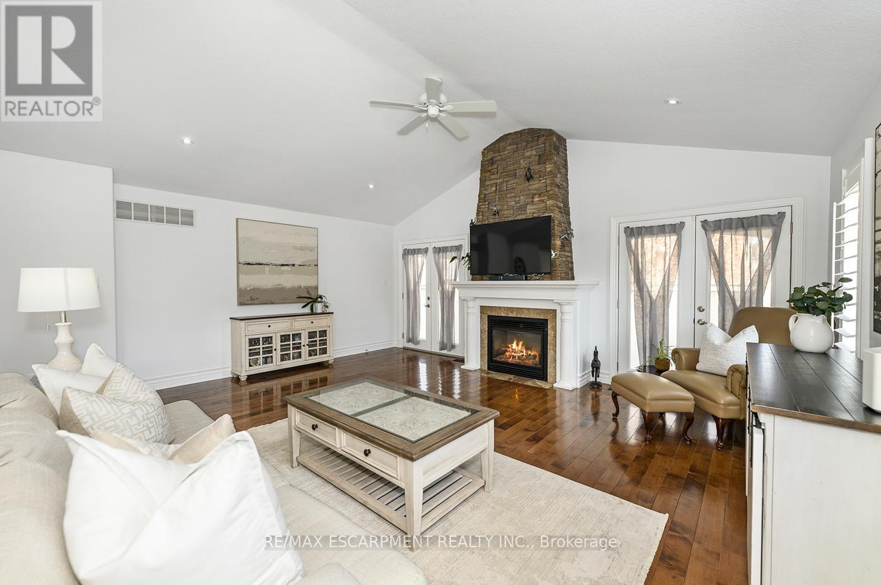 27 Carver Drive, Hamilton (Binbrook), Ontario  L0R 1C0 - Photo 14 - X12938944