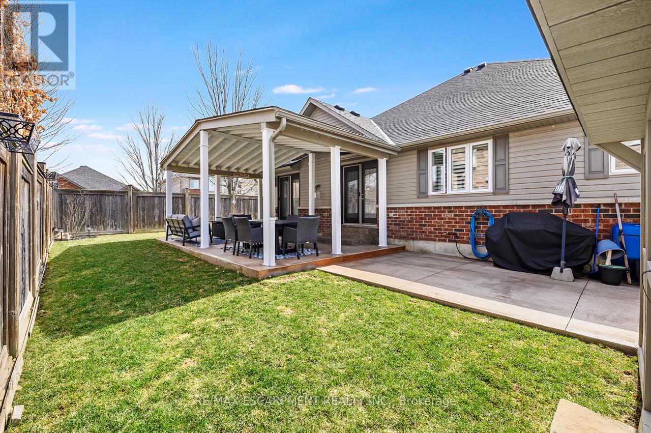 27 Carver Drive, Hamilton (Binbrook), Ontario  L0R 1C0 - Photo 38 - X12938944