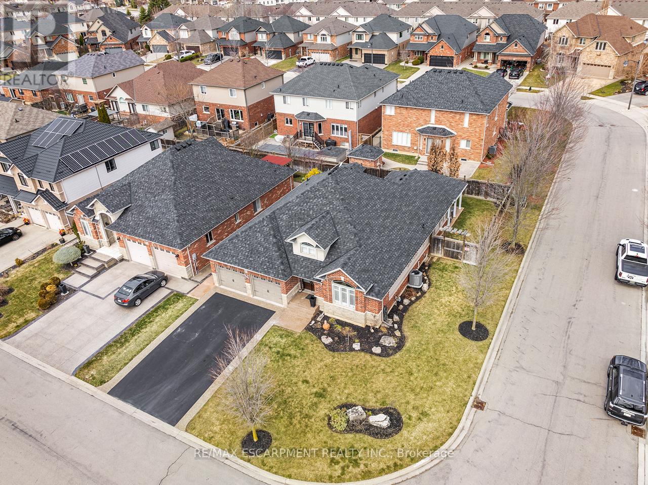 27 Carver Drive, Hamilton (Binbrook), Ontario  L0R 1C0 - Photo 45 - X12938944