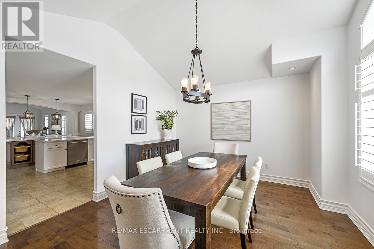 27 Carver Drive, Hamilton (Binbrook), Ontario  L0R 1C0 - Photo 6 - X12938944