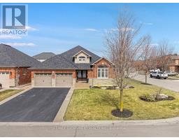 27 CARVER DRIVE, Hamilton, Ontario