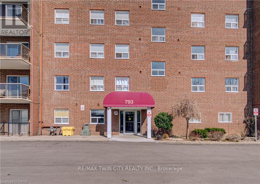 202 - 793 Colborne Street, Brantford, Ontario  N3S 7J3 - Photo 2 - X12939138