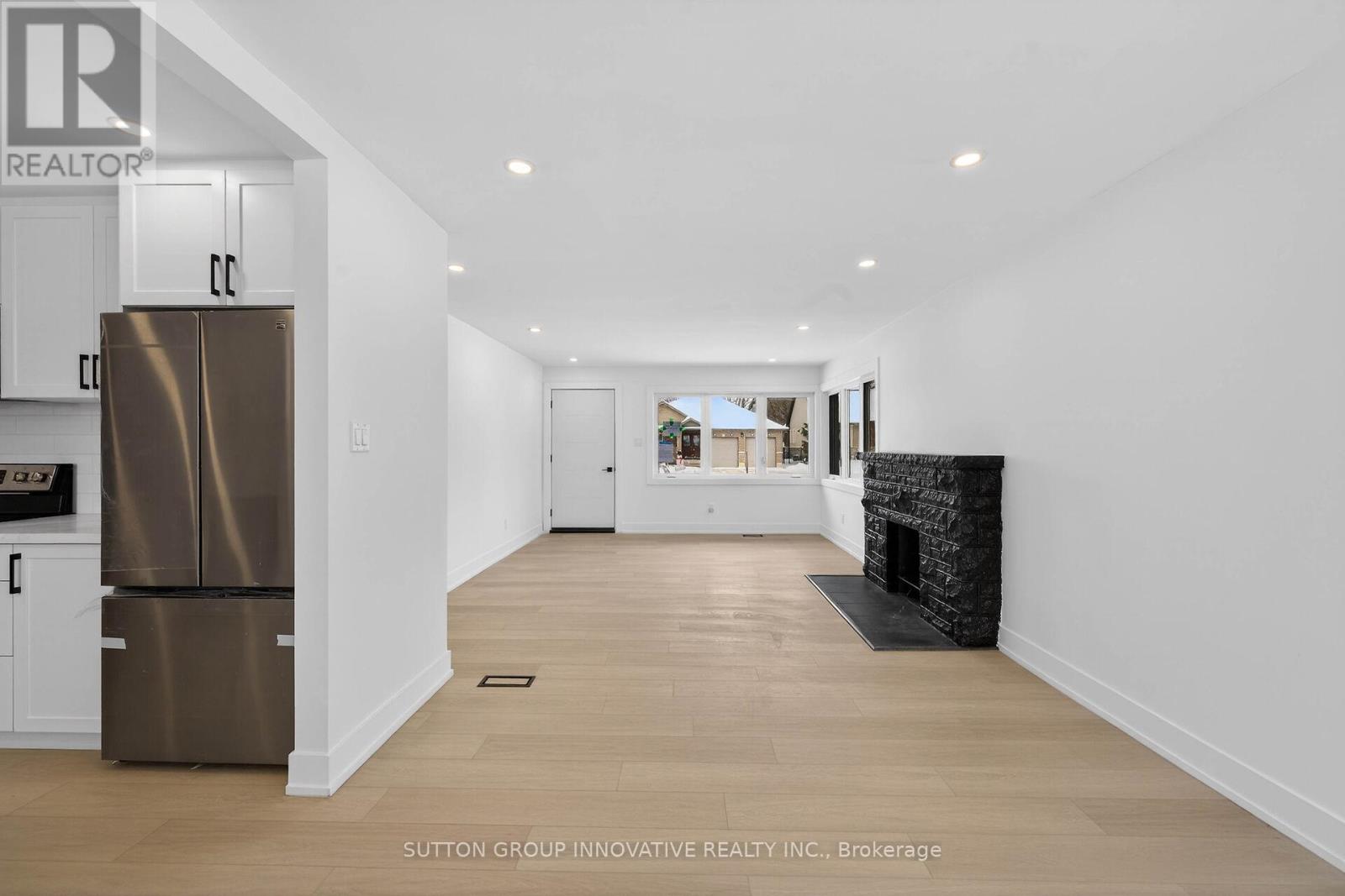 124 Corman Avenue, Hamilton (Stoney Creek), Ontario  L8G 3W4 - Photo 9 - X12939158