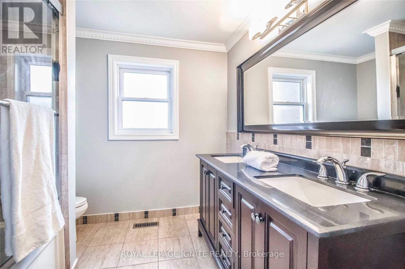 11 Carisbrooke Square, Toronto, Ontario  M1B 4M2 - Photo 16 - E12919924