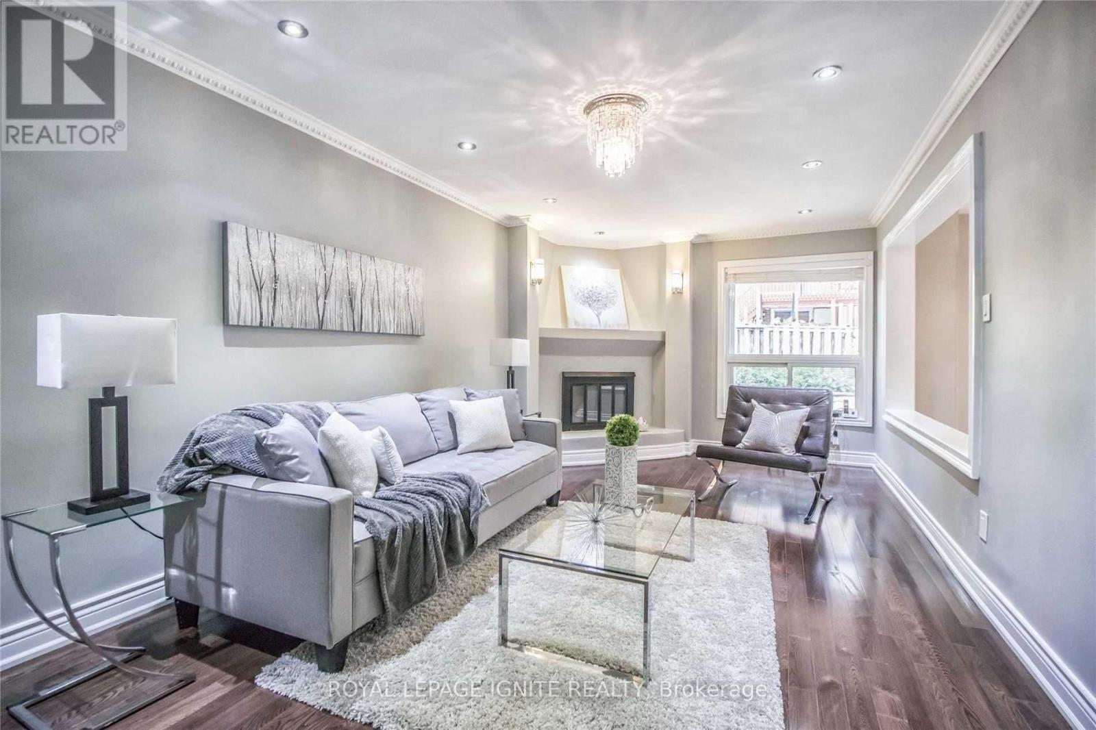 11 Carisbrooke Square, Toronto, Ontario  M1B 4M2 - Photo 8 - E12919924