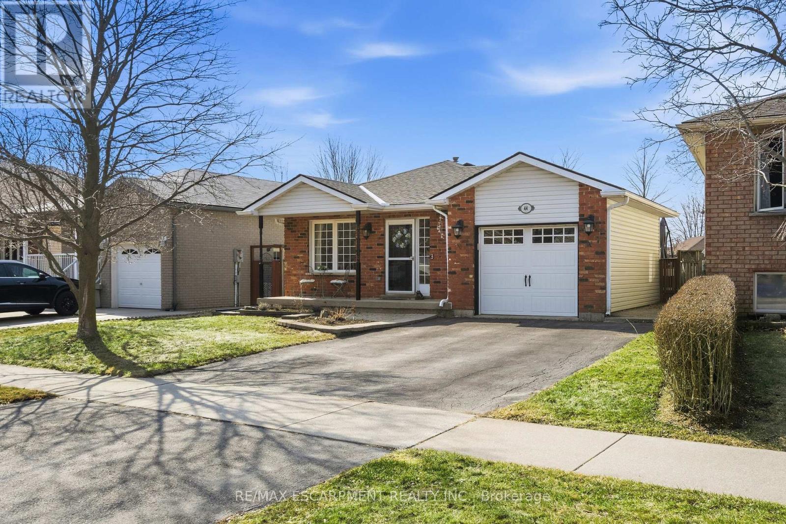 44 Marion Street, Hamilton, Ontario  L0R 1W0 - Photo 3 - X12872932