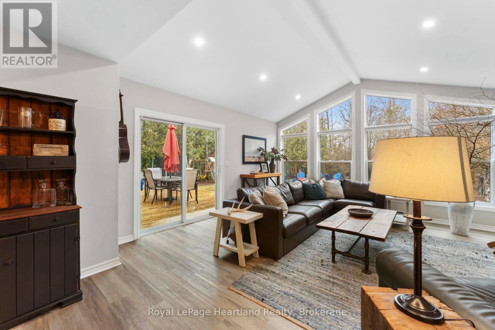 209 Cedar Close, Huron-Kinloss, Ontario  N2Z 2X3 - Photo 15 - X12939390