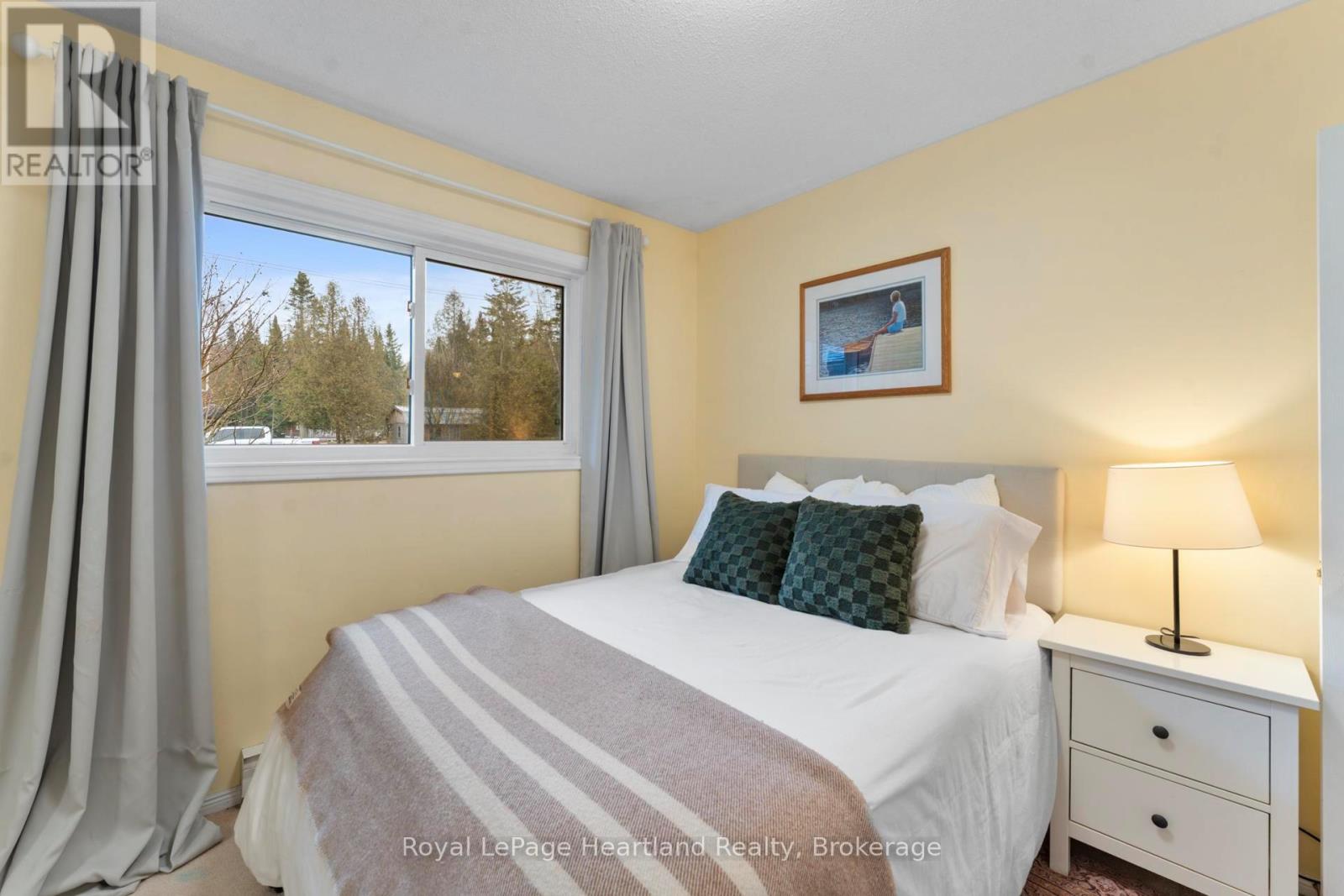 209 Cedar Close, Huron-Kinloss, Ontario  N2Z 2X3 - Photo 25 - X12939390