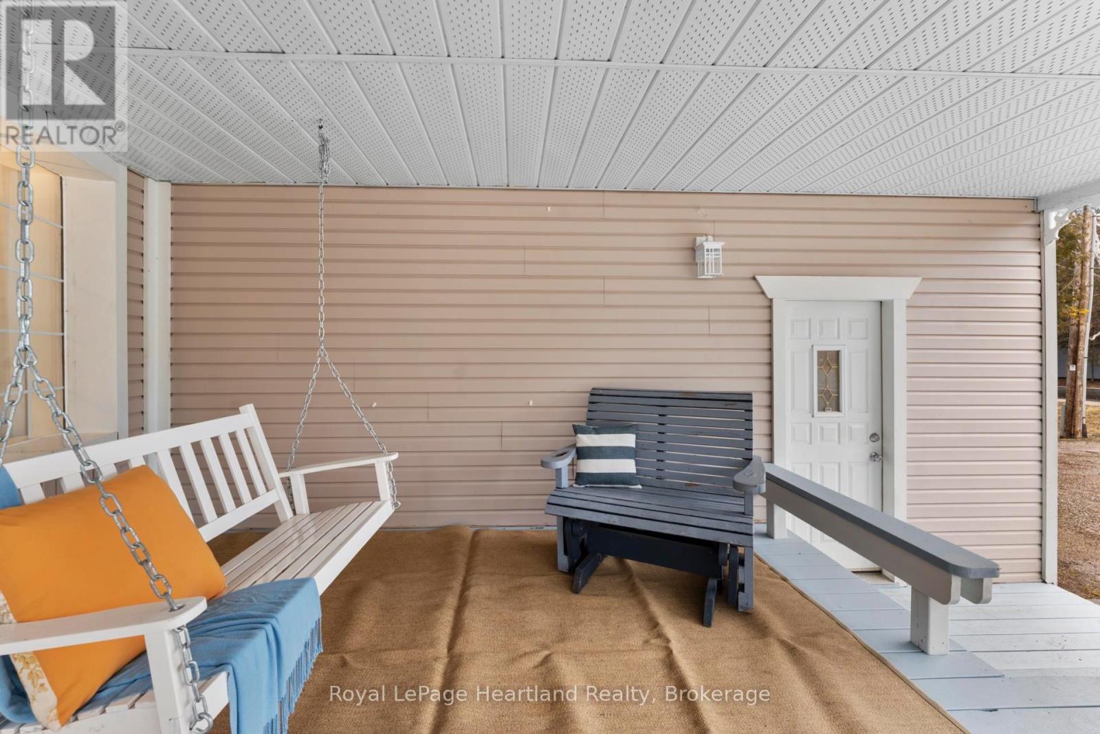 209 Cedar Close, Huron-Kinloss, Ontario  N2Z 2X3 - Photo 3 - X12939390