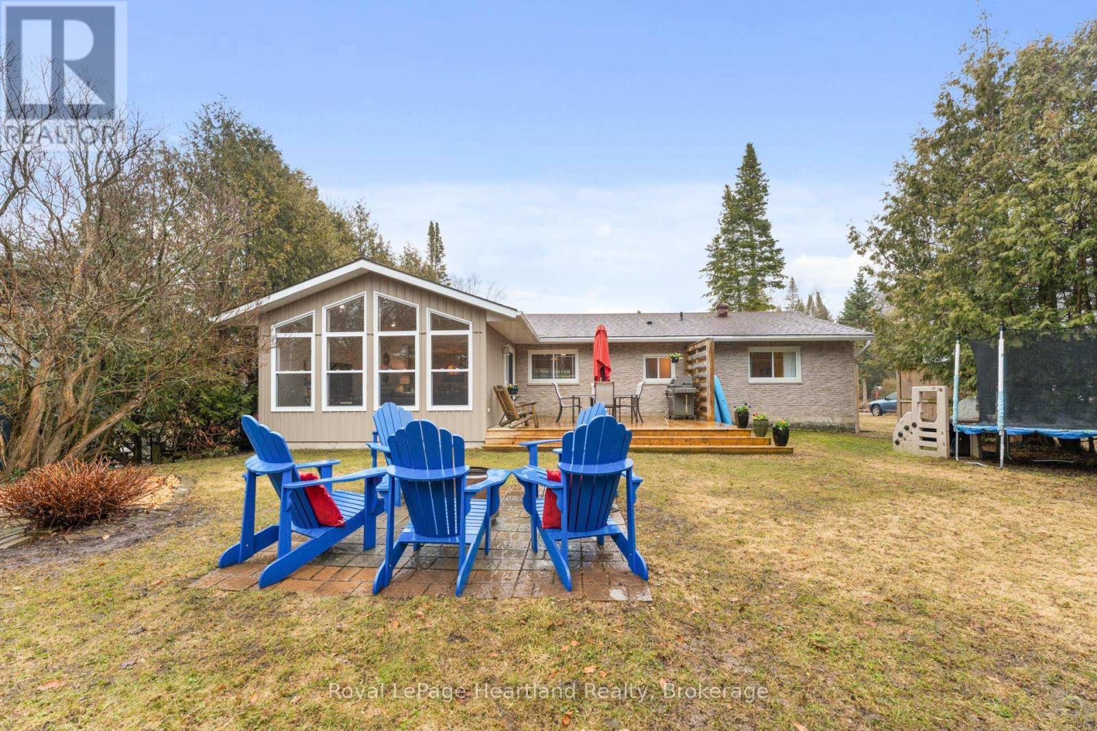 209 Cedar Close, Huron-Kinloss, Ontario  N2Z 2X3 - Photo 30 - X12939390