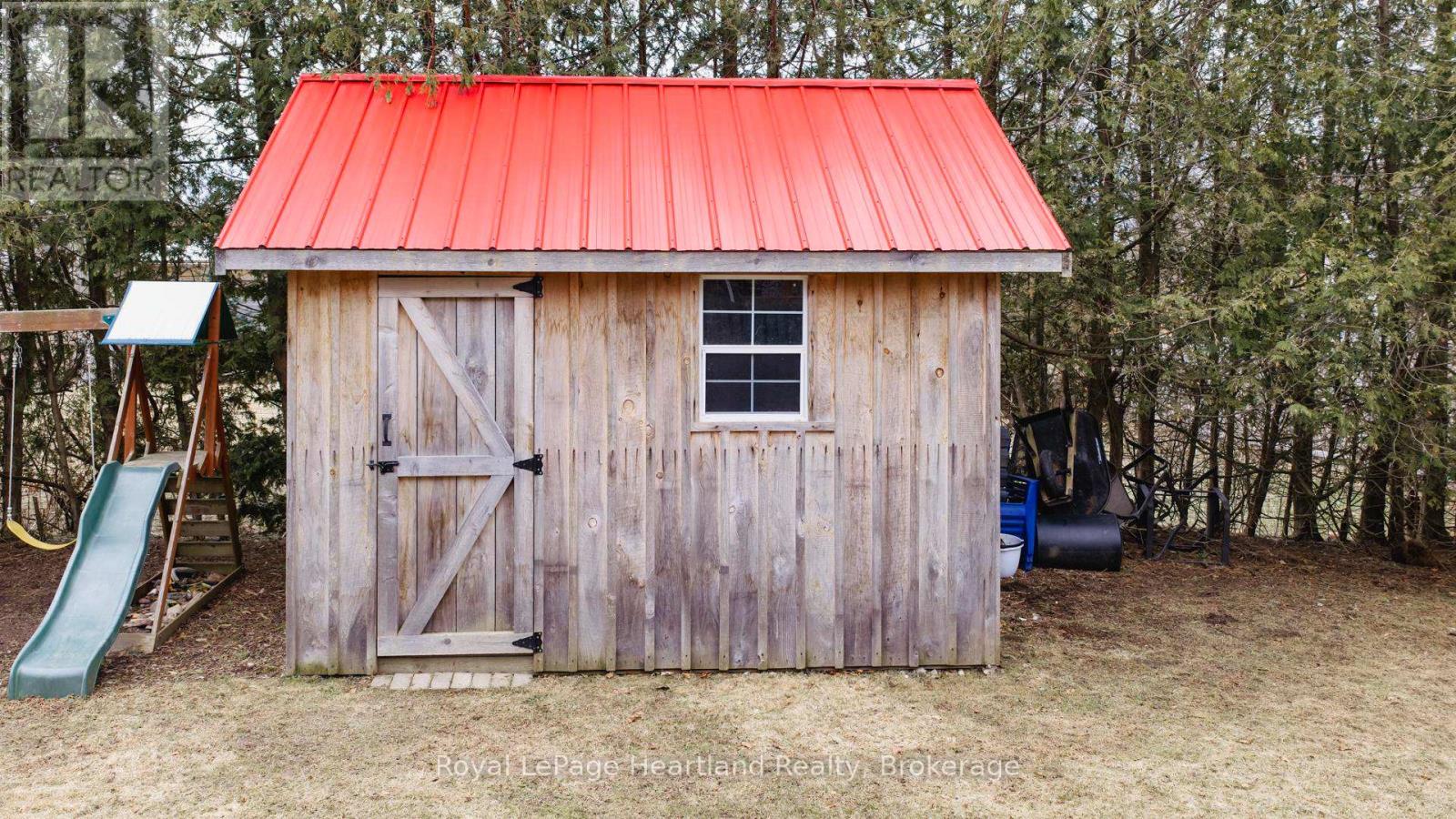 209 Cedar Close, Huron-Kinloss, Ontario  N2Z 2X3 - Photo 33 - X12939390