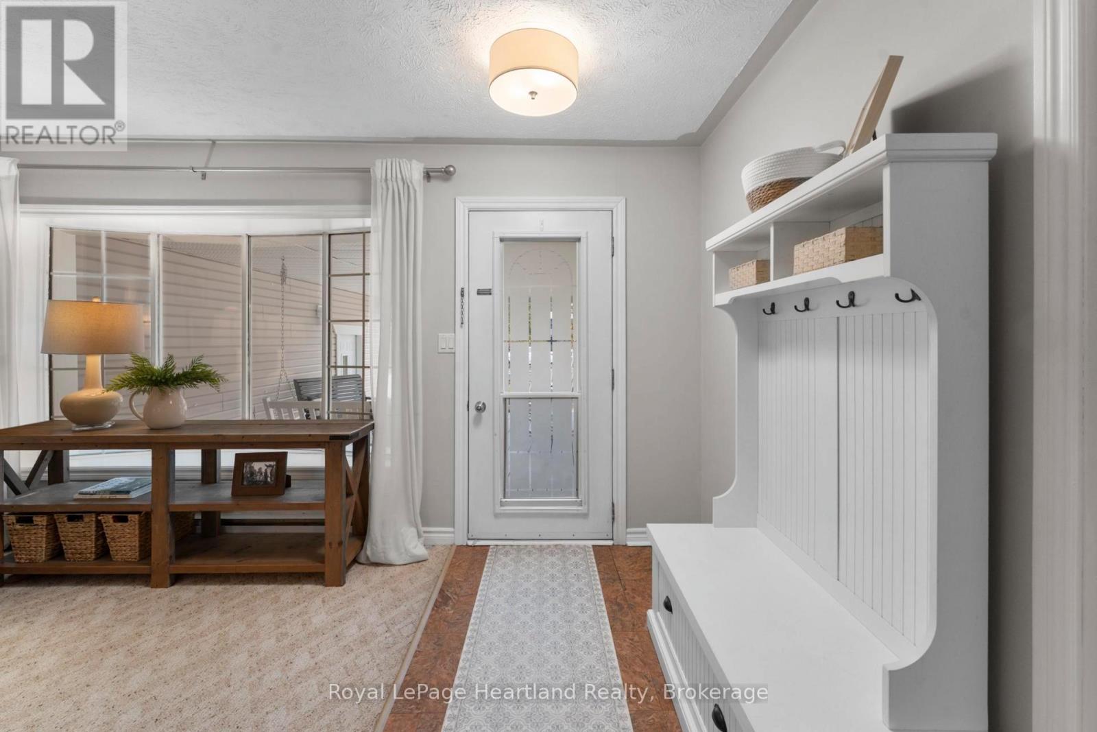 209 Cedar Close, Huron-Kinloss, Ontario  N2Z 2X3 - Photo 5 - X12939390