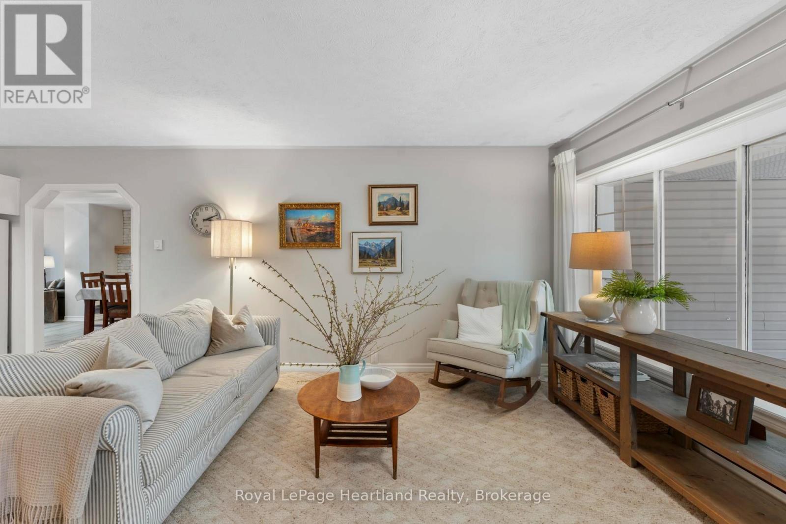 209 Cedar Close, Huron-Kinloss, Ontario  N2Z 2X3 - Photo 7 - X12939390