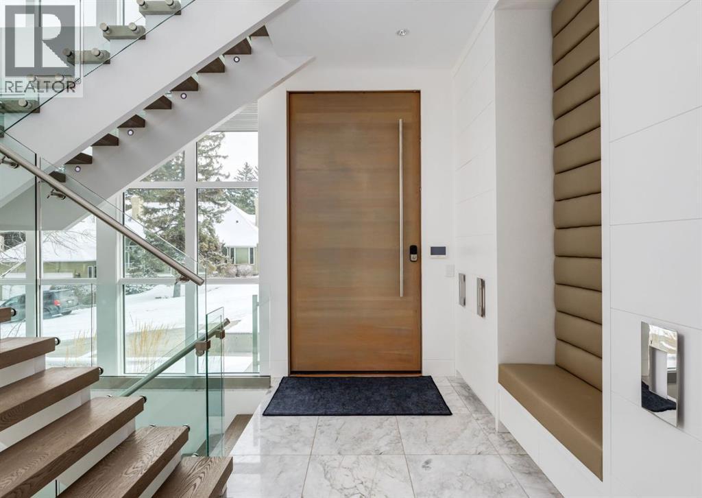 106 Pumpridge Place Sw, Calgary, Alberta  T2V 5E7 - Photo 3 - A2292405