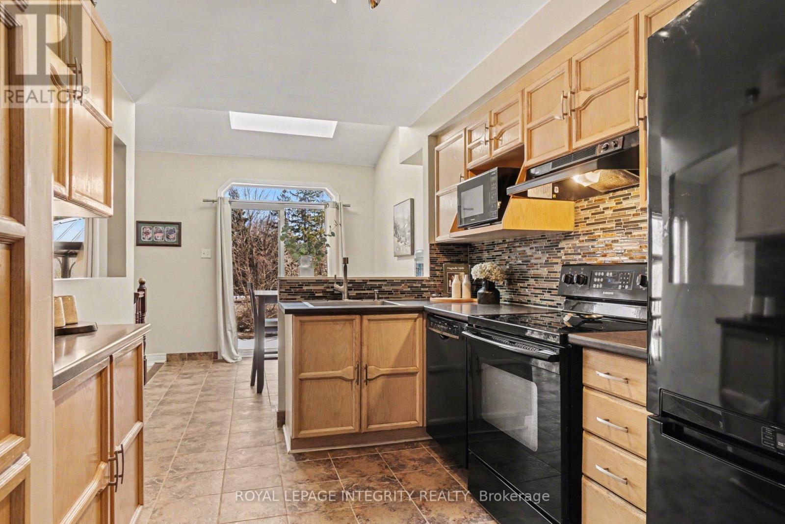 52 Blackdome Crescent, Ottawa, Ontario  K2T 1A9 - Photo 13 - X12938702