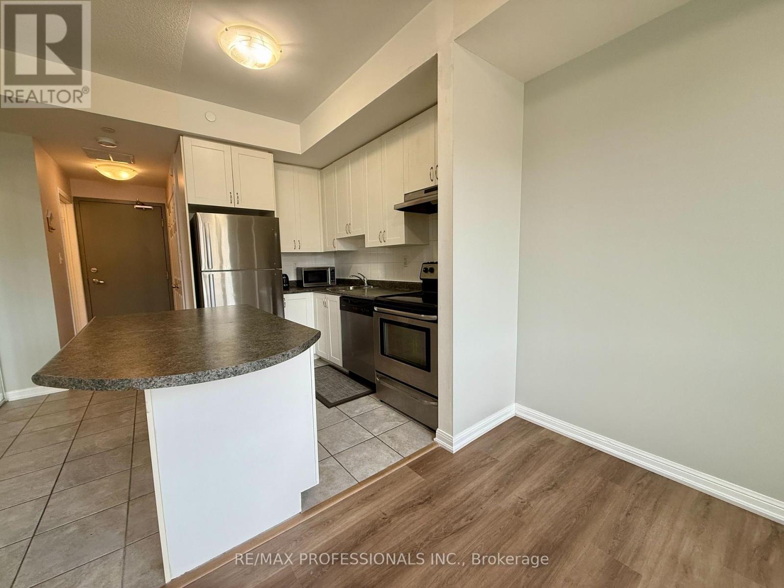 313 - 3075 Thomas Street, Mississauga (Churchill Meadows), Ontario  L5M 0M4 - Photo 4 - W12938350