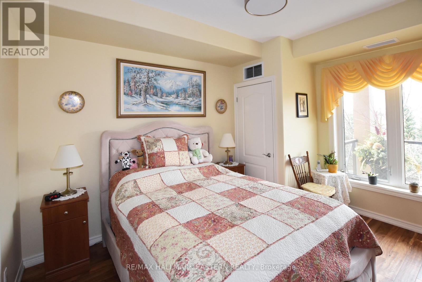 Ph10 - 869 Clonsilla Avenue, Peterborough, Ontario  K9J 0B7 - Photo 11 - X12939286