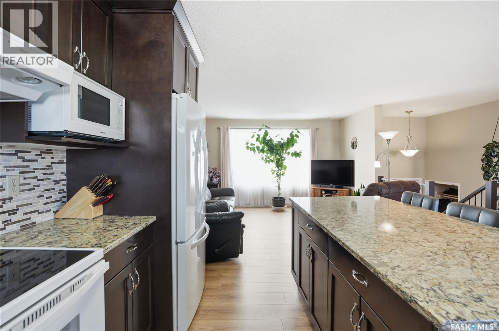 425 5th Street S, Martensville, Saskatchewan  S0K 2T0 - Photo 10 - SK031641