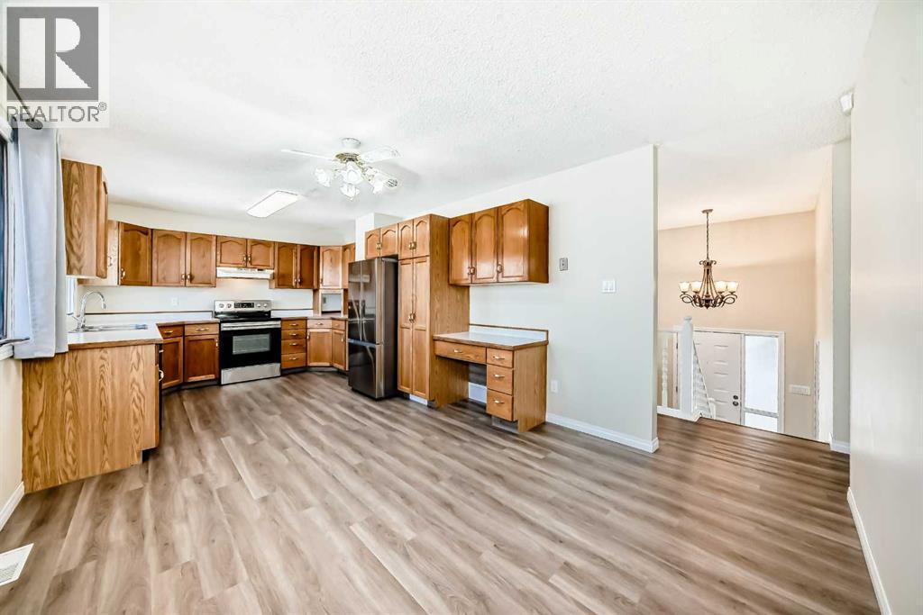 5208 40 Street, Innisfail, Alberta  T4G 1G9 - Photo 6 - A2296718