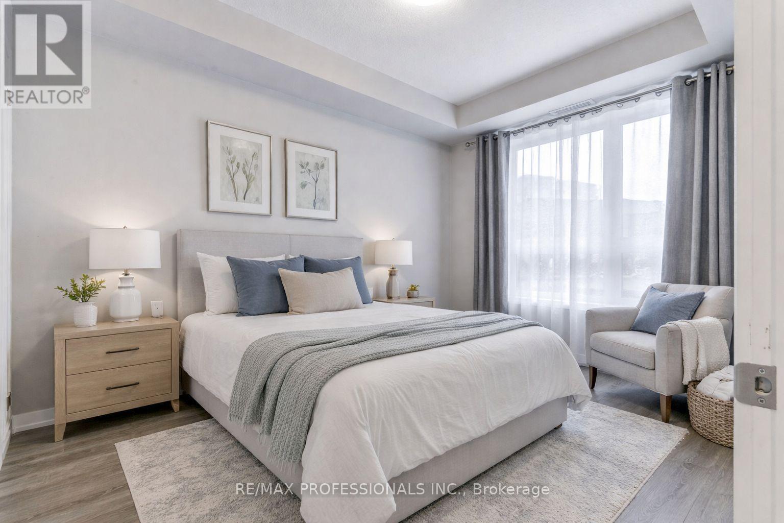 124 - 101 Shoreview Place, Hamilton, Ontario  L8E 0K2 - Photo 3 - X12885582