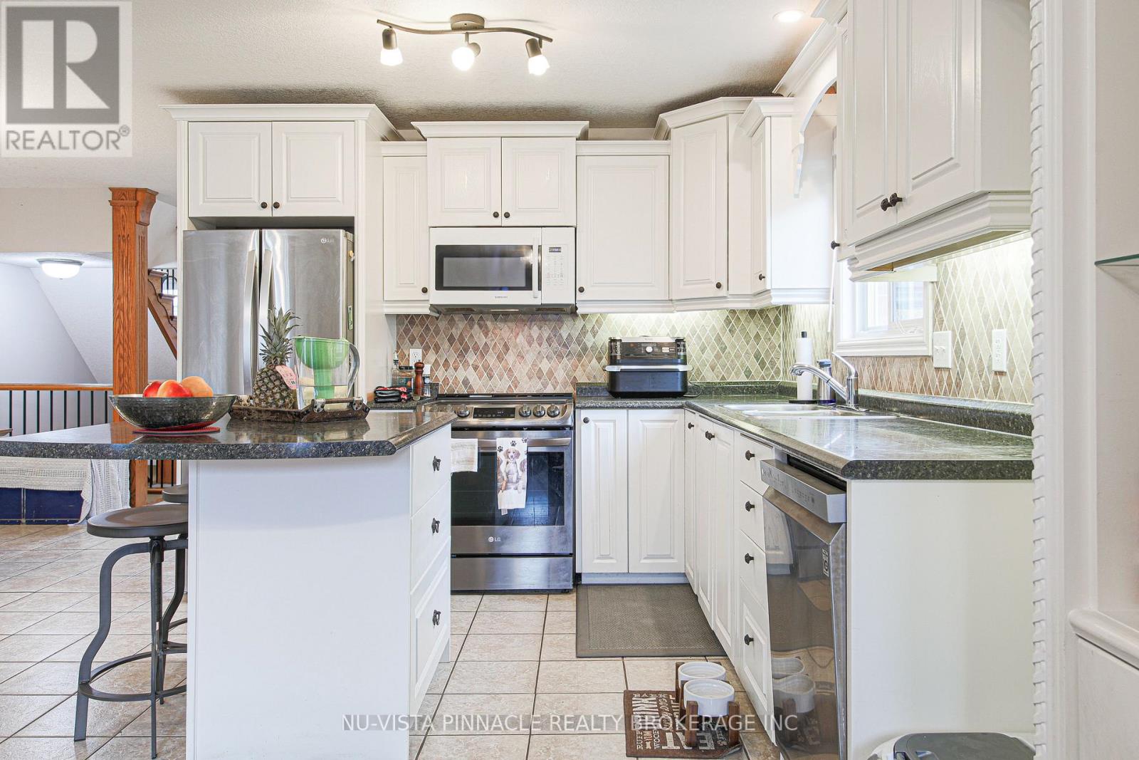 Photo 17 of 37 for 1908 Coronation Drive