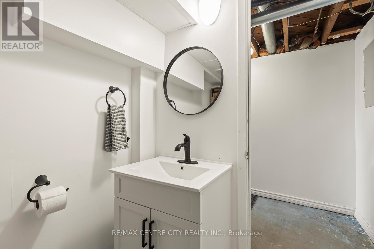 Photo 23 of 31 for 292 Paardeberg Crescent