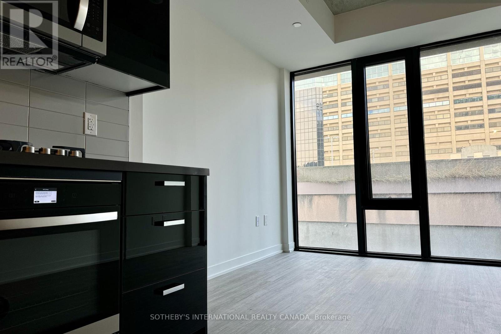 507 - 195 MCCAUL STREET, Toronto, Ontario