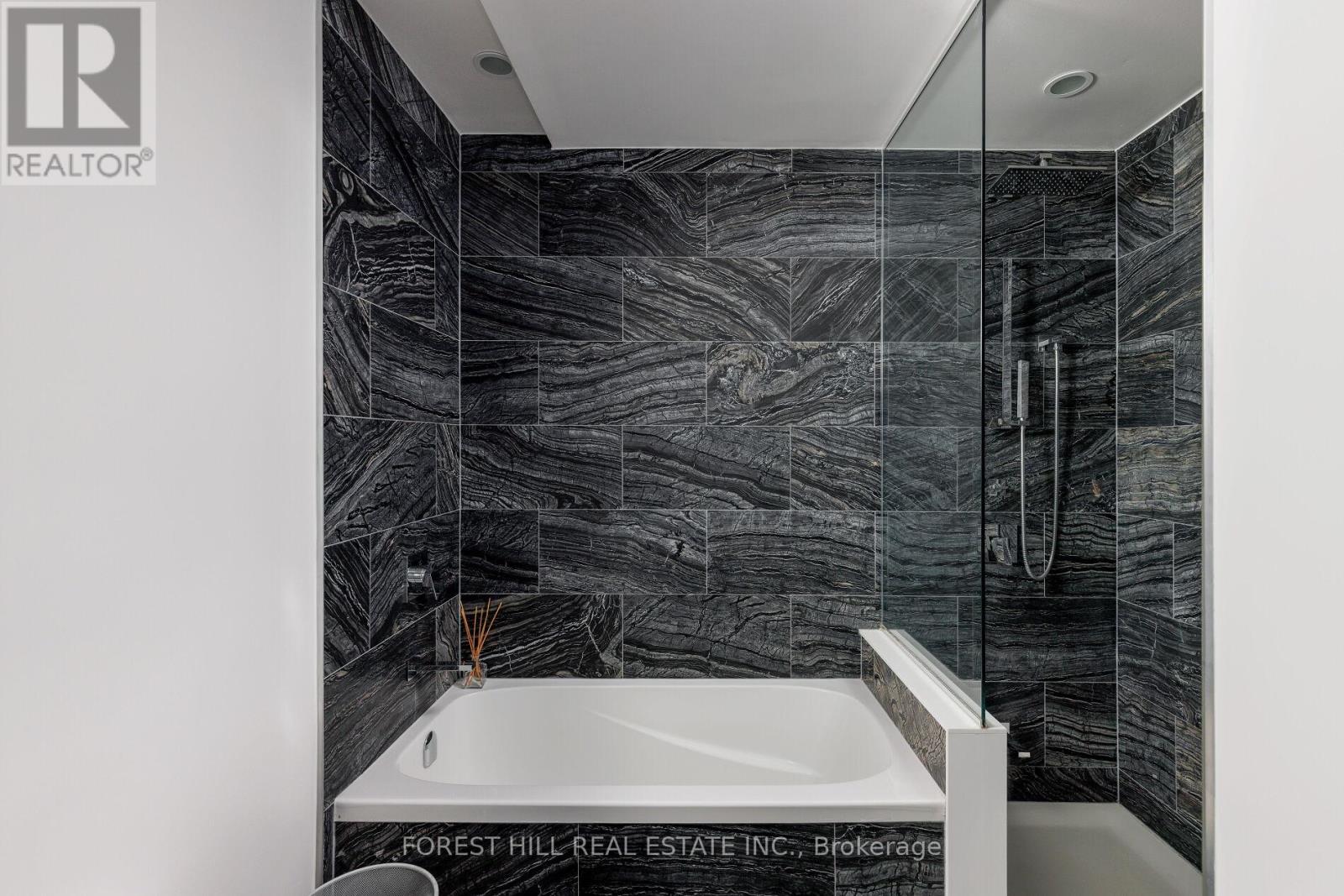 6805 - 1 Bloor Street E, Toronto, Ontario  M4W 0A8 - Photo 40 - C12939290