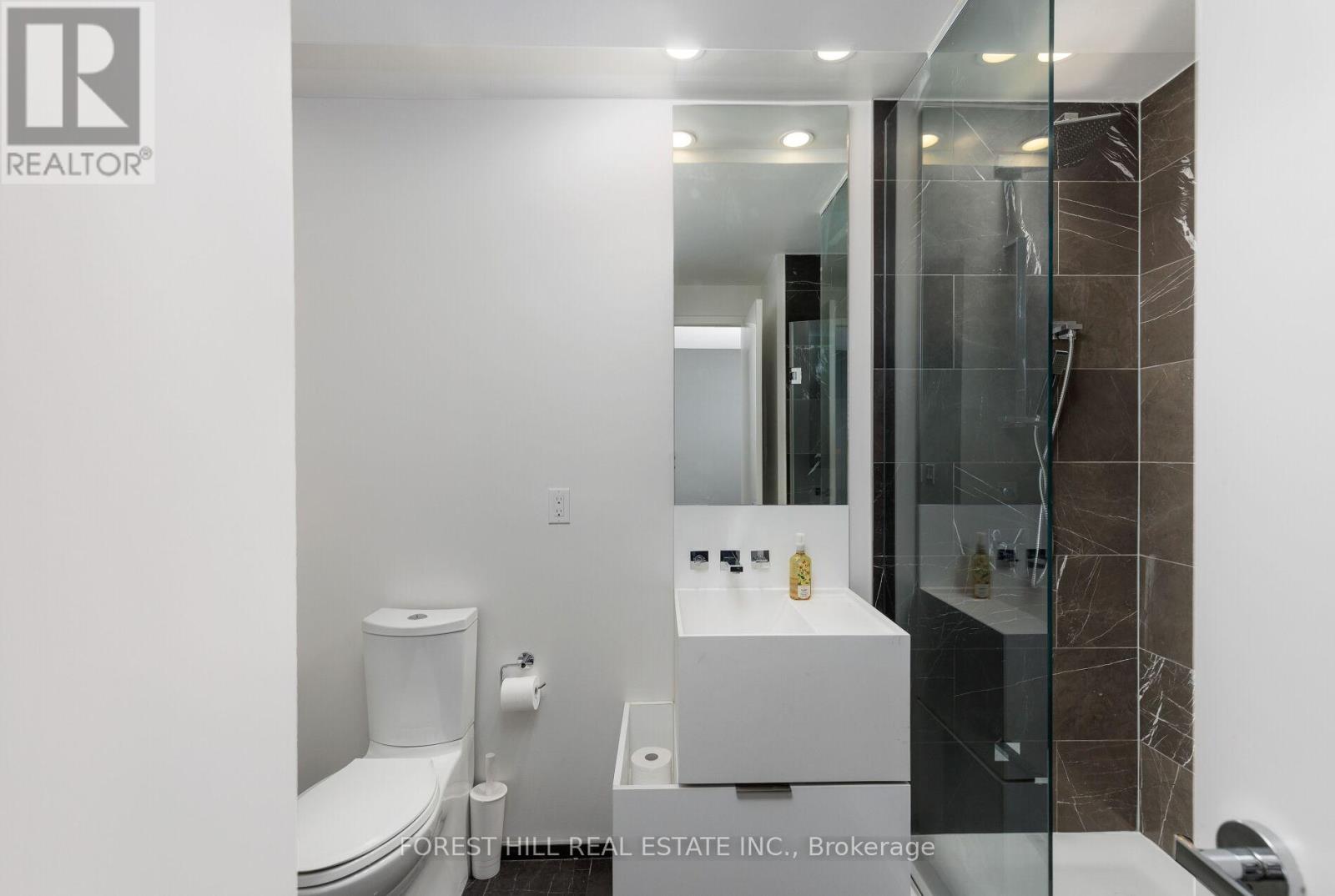 6805 - 1 Bloor Street E, Toronto, Ontario  M4W 0A8 - Photo 42 - C12939290