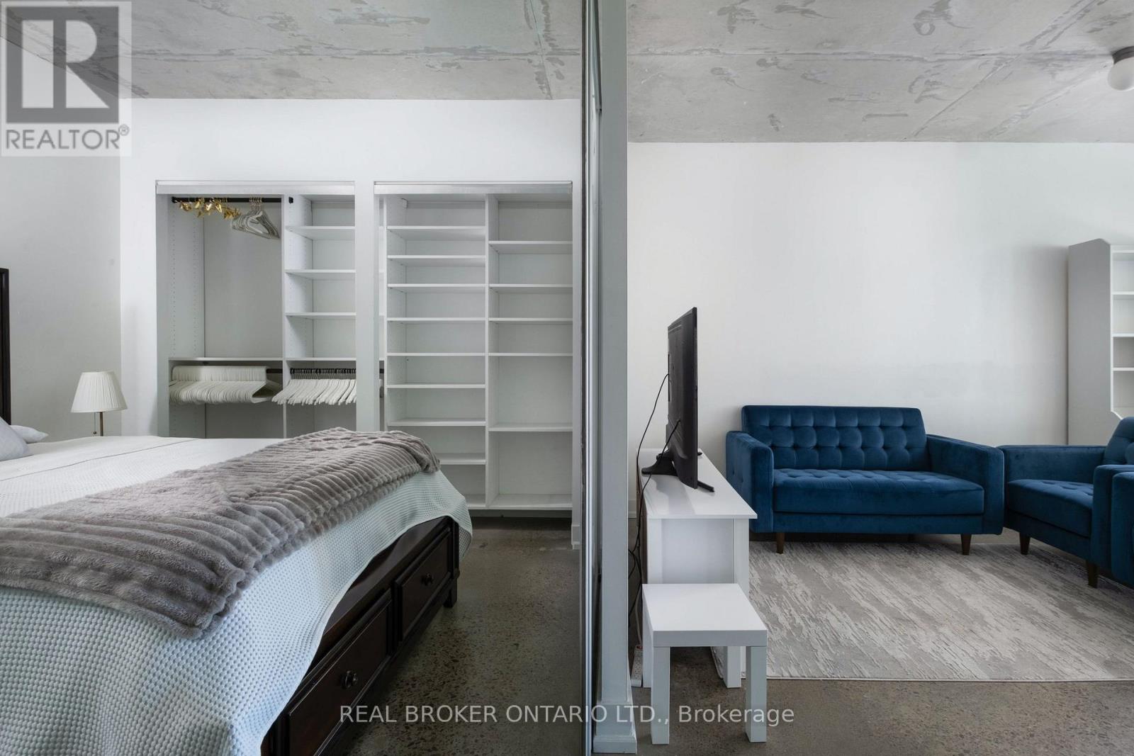 203 - 2 Gladstone Avenue, Toronto, Ontario  M6J 0B2 - Photo 3 - C12939352