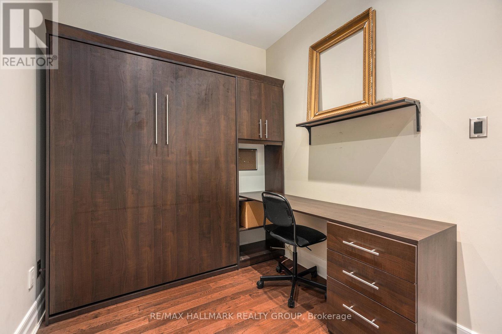 205 - 327 Breezehill Avenue S, Ottawa, Ontario  K1Y 1R6 - Photo 5 - X12939394