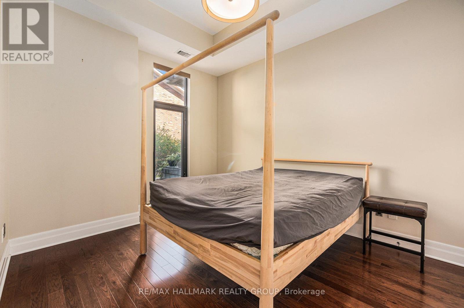 205 - 327 Breezehill Avenue S, Ottawa, Ontario  K1Y 1R6 - Photo 6 - X12939394