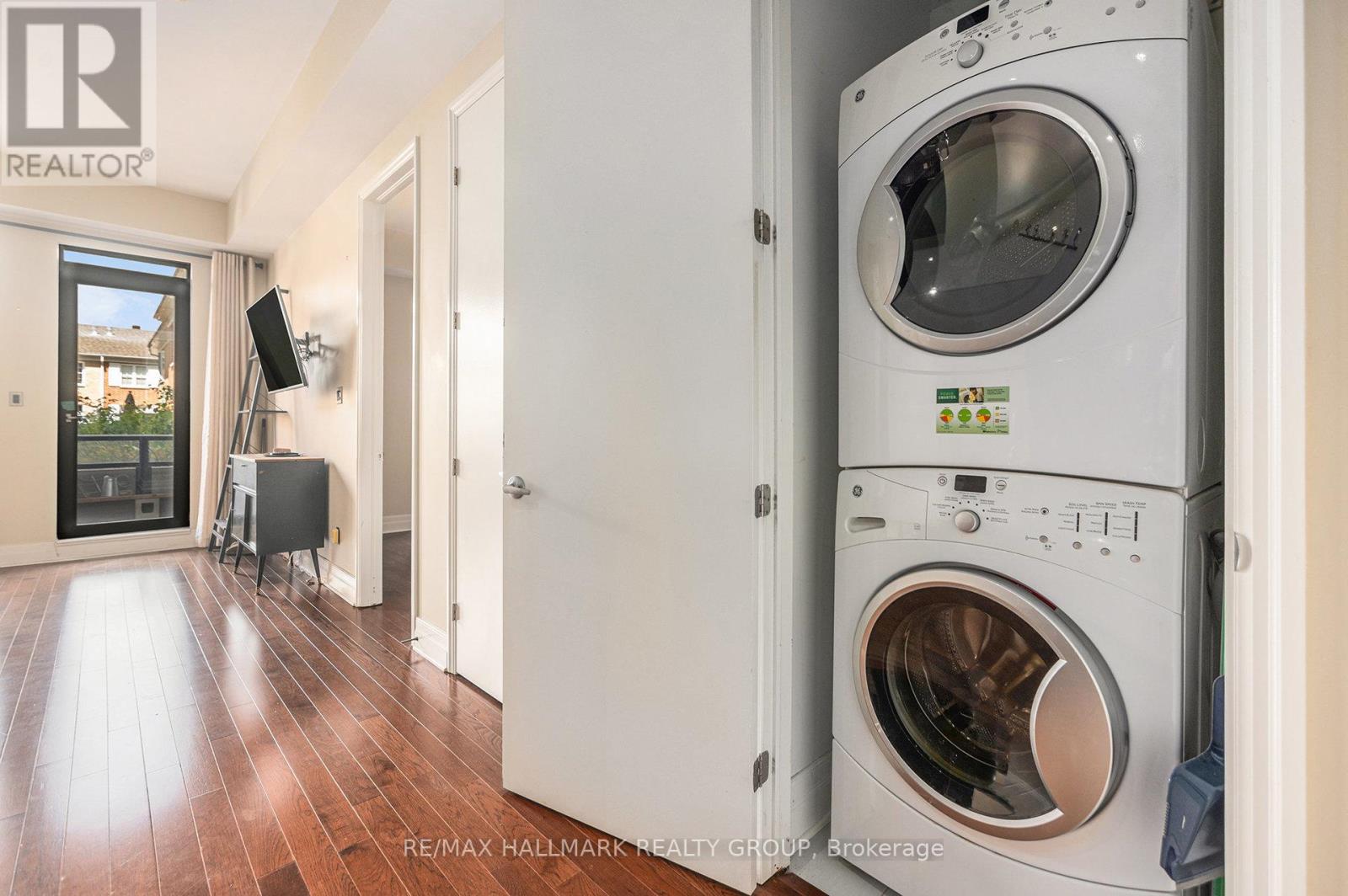 205 - 327 Breezehill Avenue S, Ottawa, Ontario  K1Y 1R6 - Photo 8 - X12939394