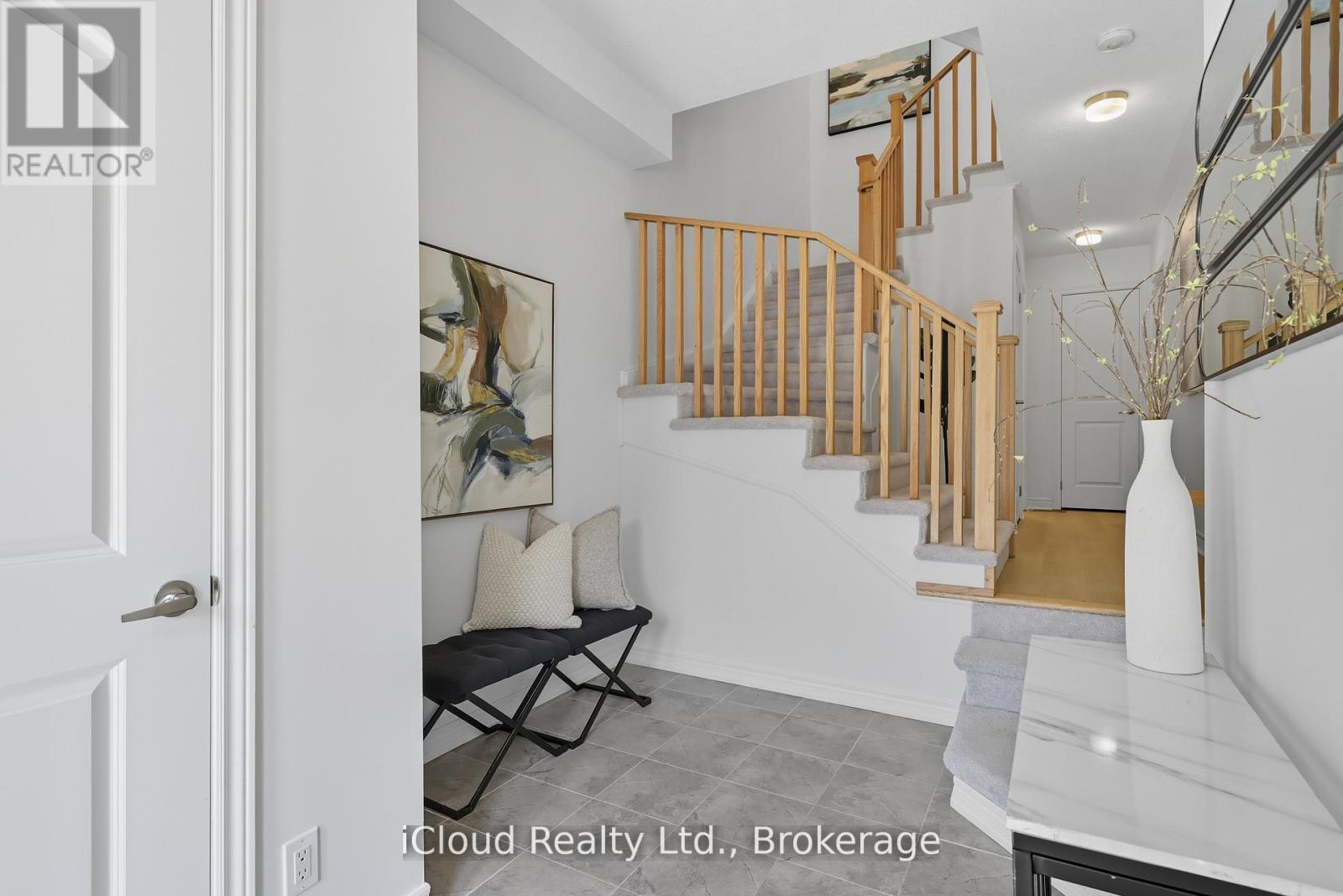 1117 Lockie Drive, Oshawa, Ontario  L1L 0R9 - Photo 4 - E12939300