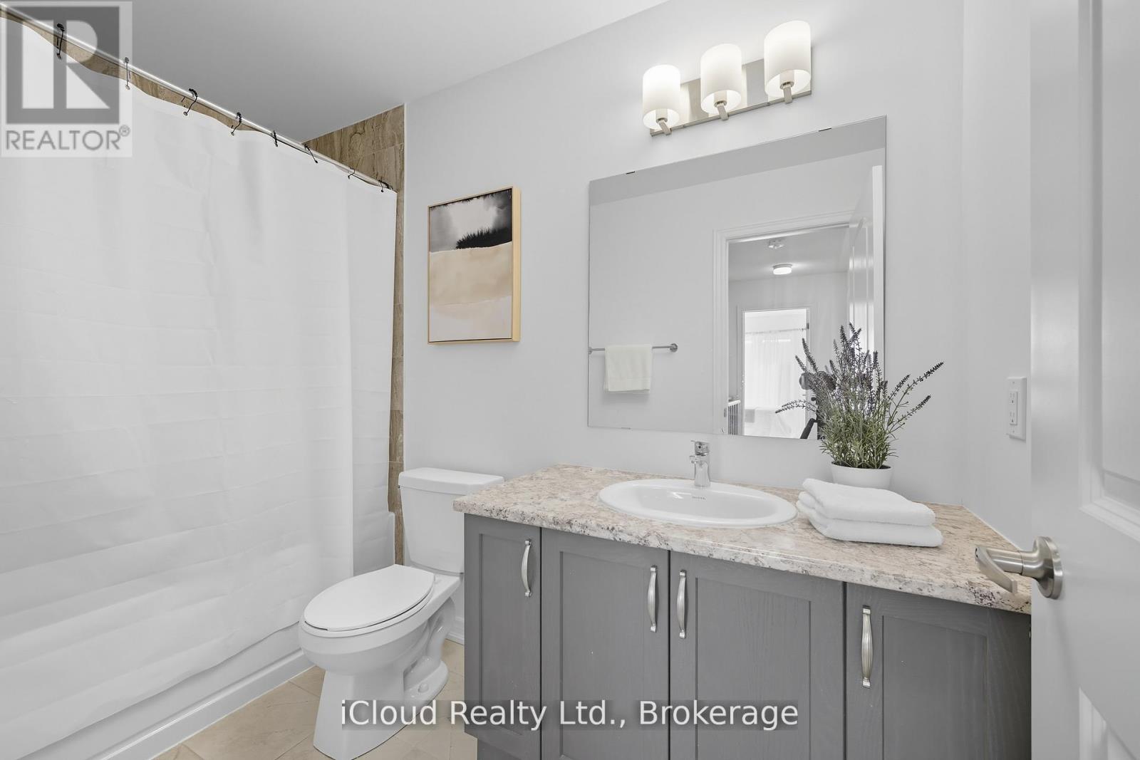 1117 Lockie Drive, Oshawa, Ontario  L1L 0R9 - Photo 5 - E12939300