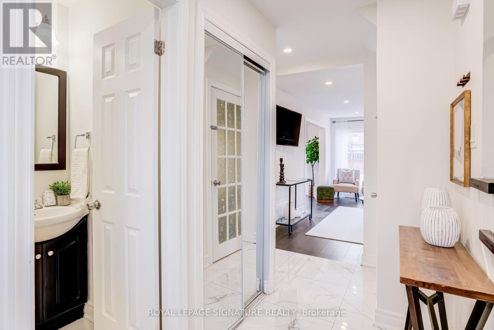 210 Braymore Boulevard, Toronto, Ontario  M1B 2G8 - Photo 5 - E12939330