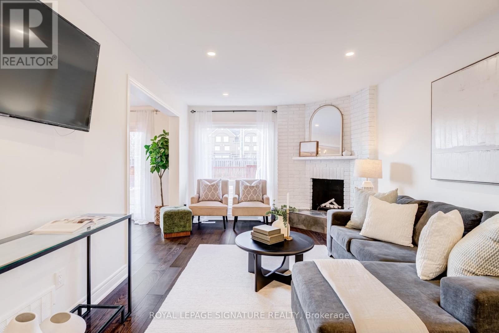 210 Braymore Boulevard, Toronto, Ontario  M1B 2G8 - Photo 7 - E12939330